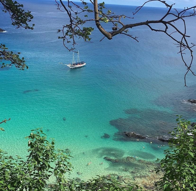 Vista da praia em Fernando de Noronha