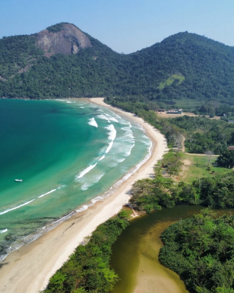 Praia de dois Rios, em Ilha Grande RJ