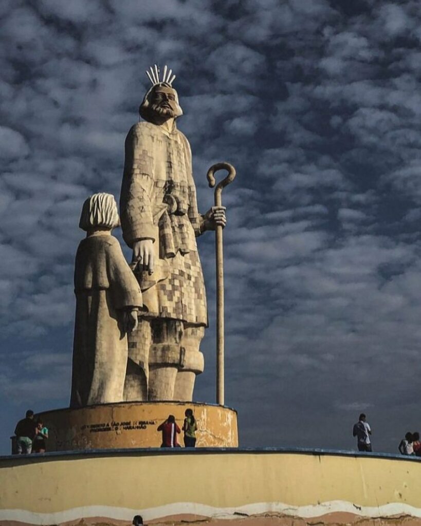 Monumento estátua enorme de São José do Ribamar