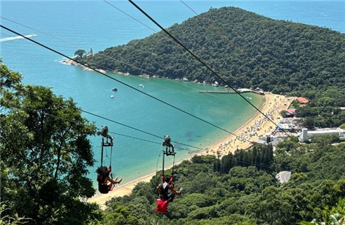 Balneário Camboriú - Tirolesa no parque